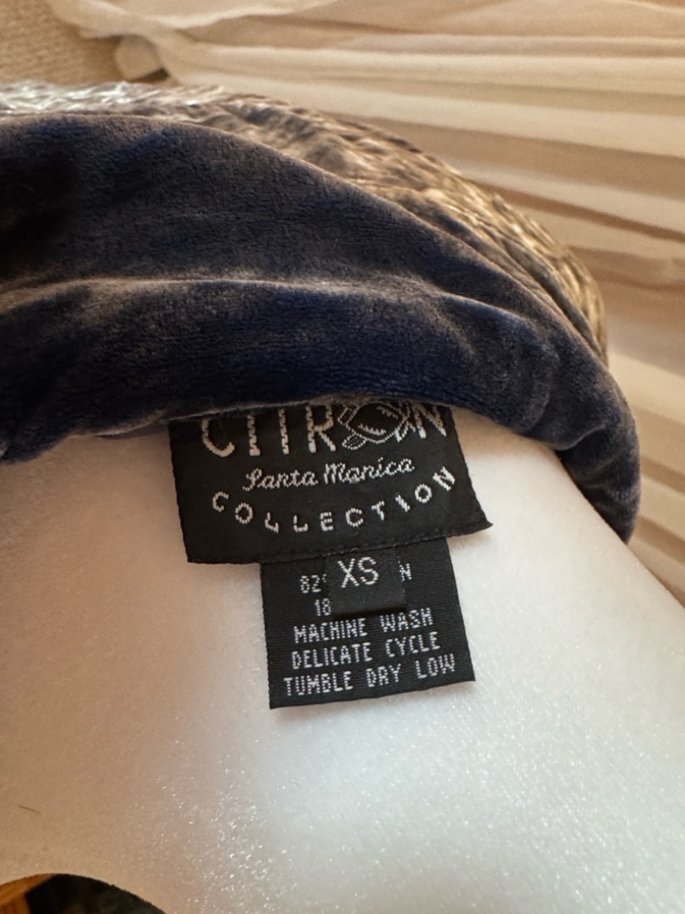 Citron Crushed Velvet Button-Front blouse in Navy - Picture 6 of 6